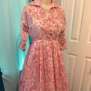 True Vintage 1950s Pink Floral Dress | Pearlescent Buttons & Metal Side Zipper